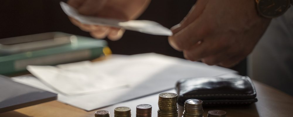 close-up-coins-saved-energy-crisis-expenses